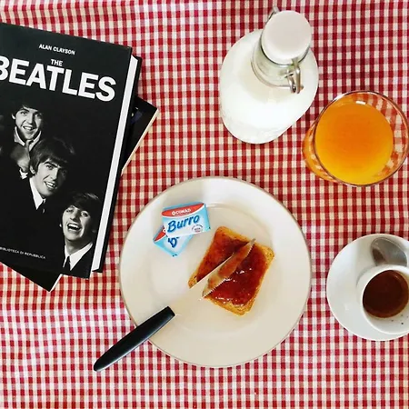 Pensjonat Fab Four *
